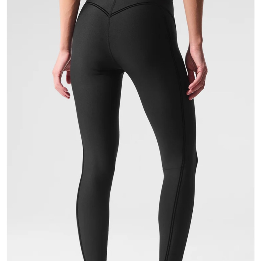 ALO Airlift High-Waist 7/8 Line Up Legging, Size S - Picture 2 of 8